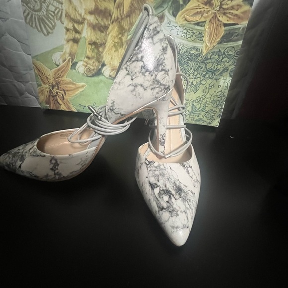 GIANNI BINI Woman's "Edda" Marble Print Heels Size 7.5 US - Picture 4 of 5